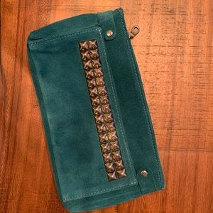 Tylie Malibu suede turquoise clutch